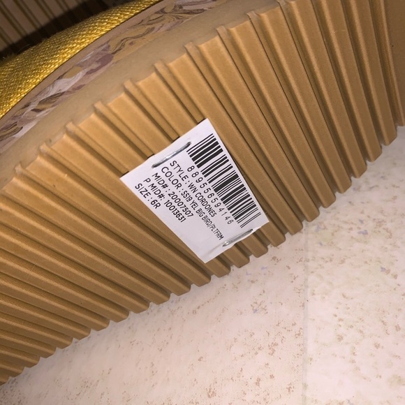 Toms Limited Edition Rare Yellow Big Bird Sesame Street Sneakers Size 6 - Picture 7 of 7